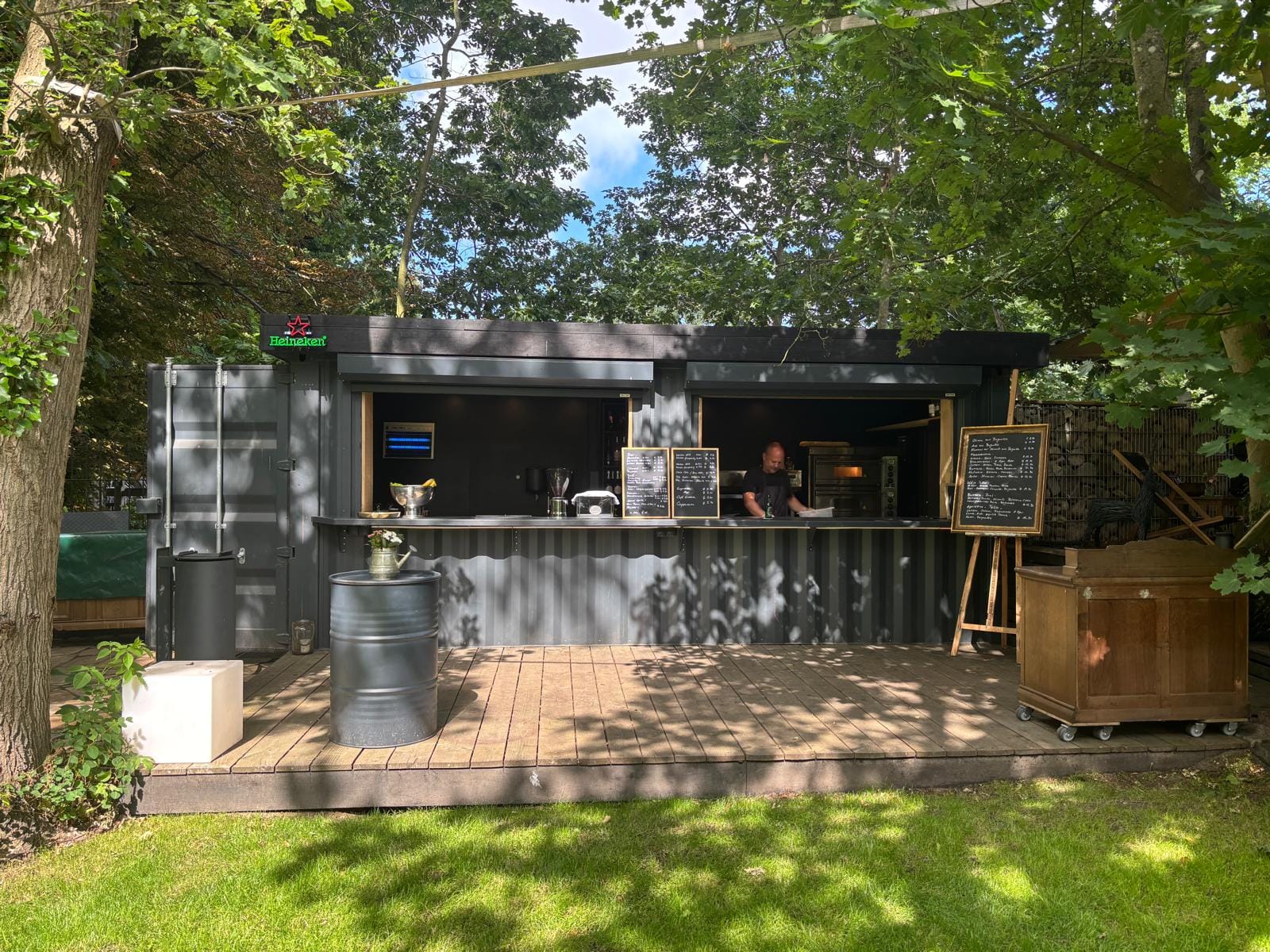 Gartenbar im Grünen