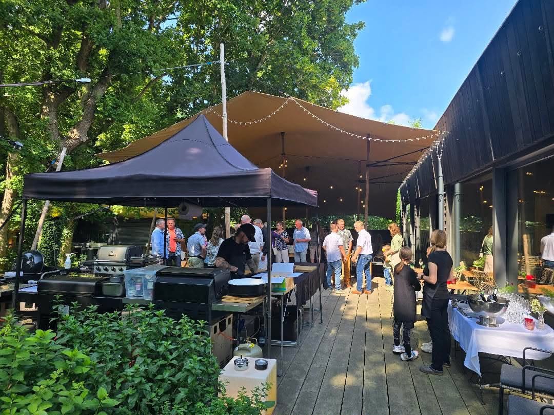 Live-Grill auf der Terrasse