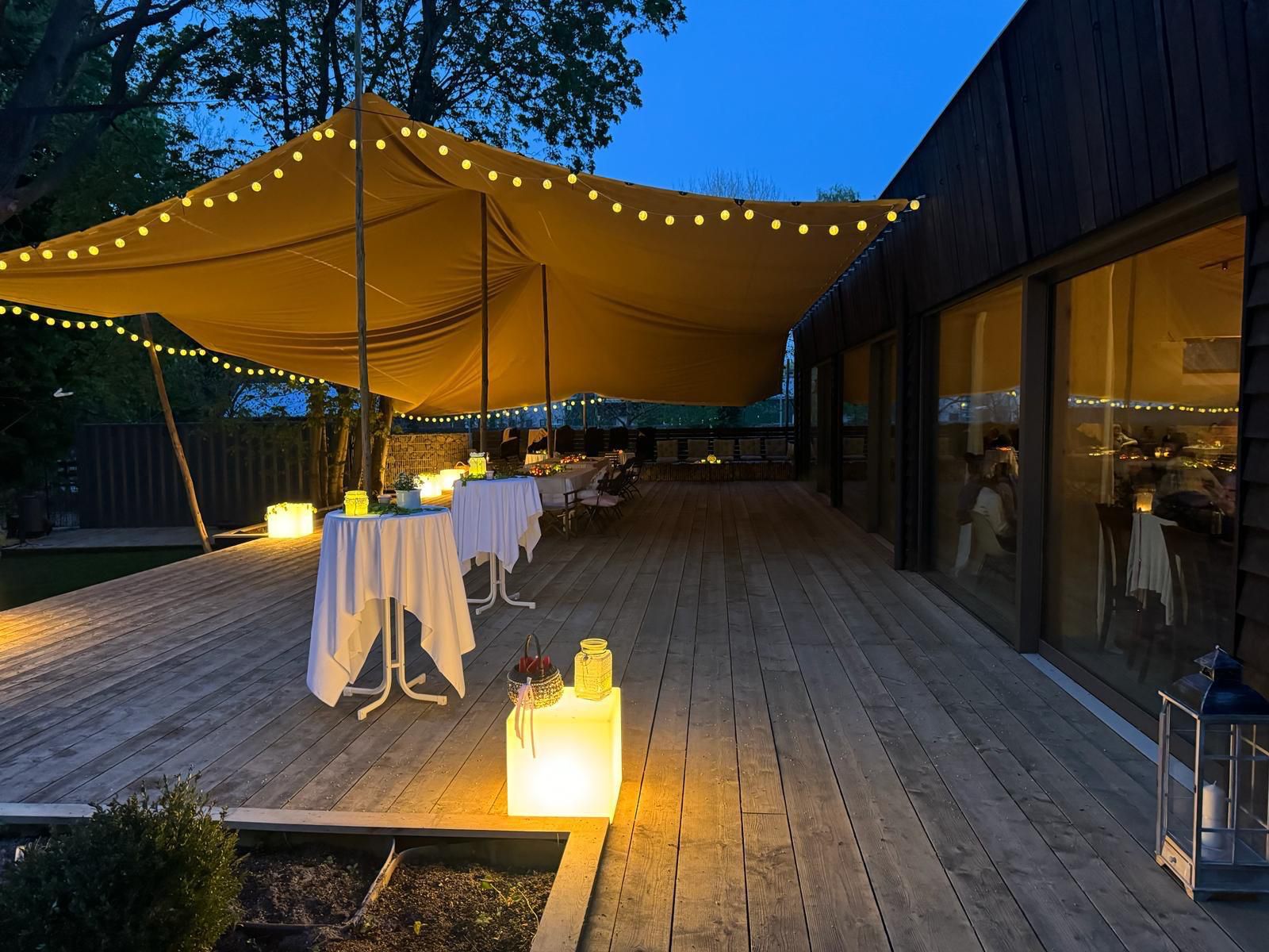 Sommerterrasse am Abend